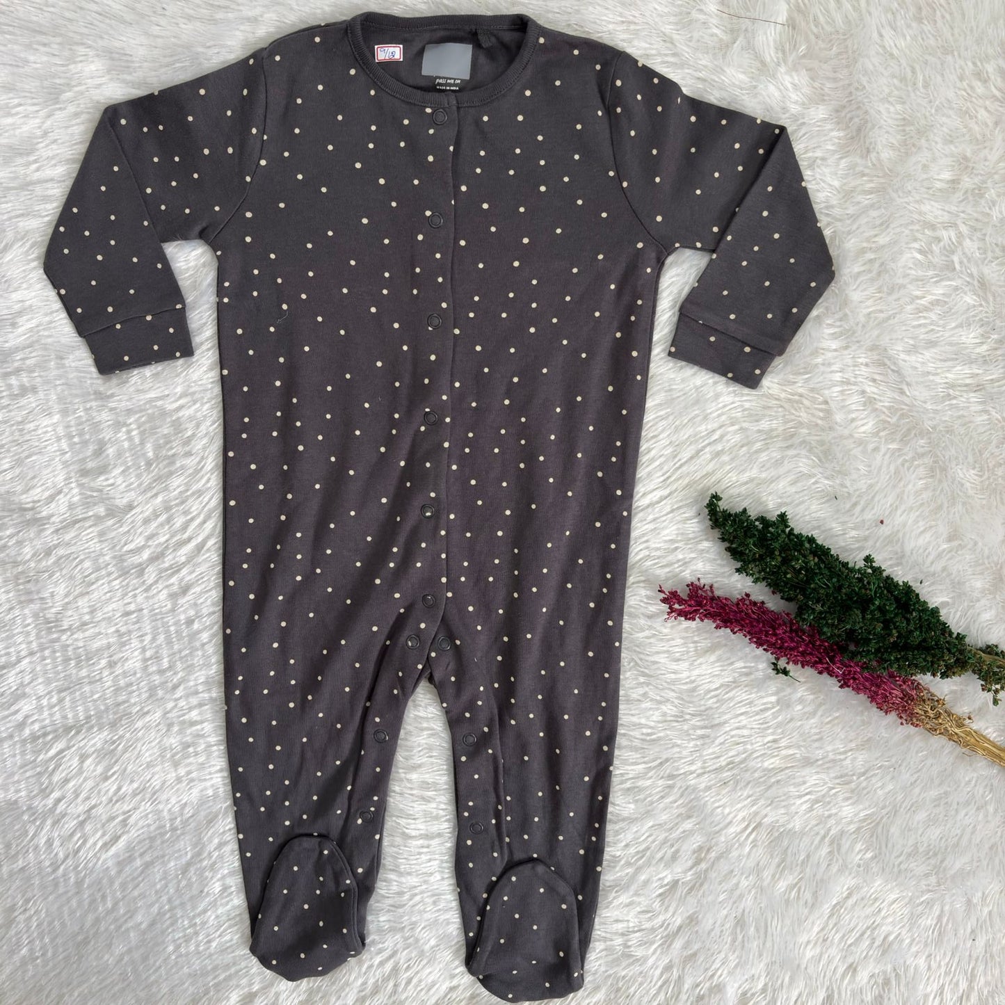 Branded baby sleepsuits (6 to 12 months)SL01
