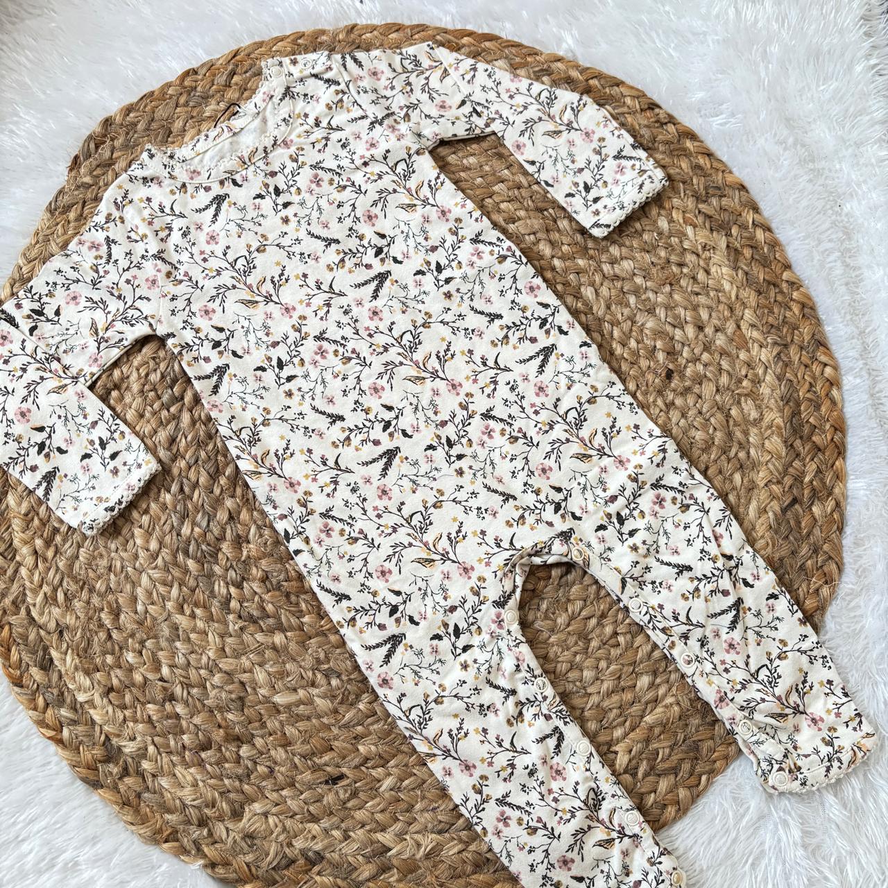 Branded baby sleepsuits SL01