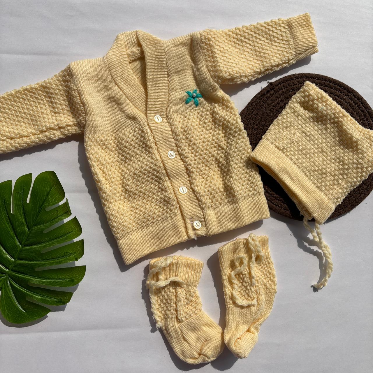 Woollen sweater Cap And Booties Set MN01