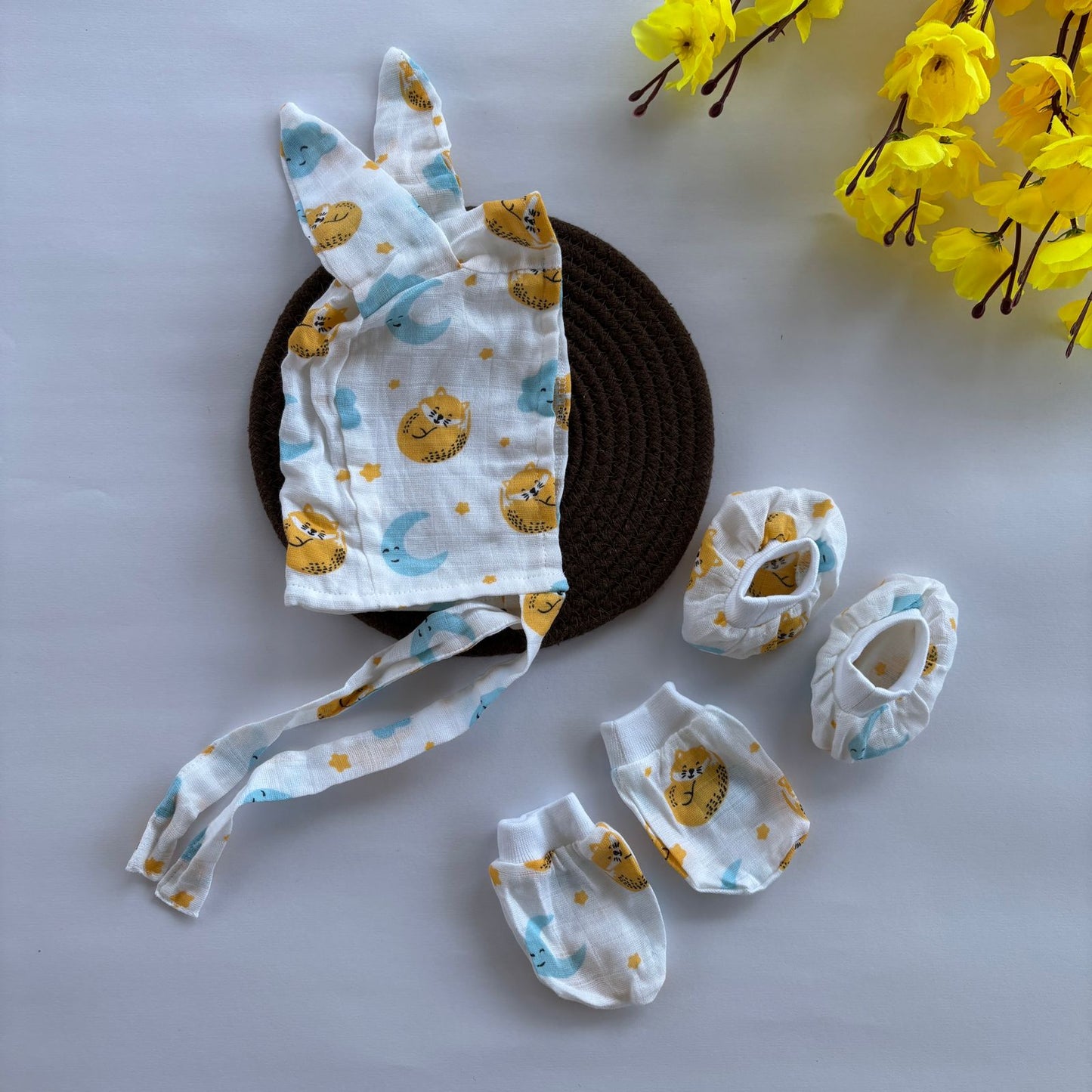 Muslin Cap Mitten and Booties Set MN01