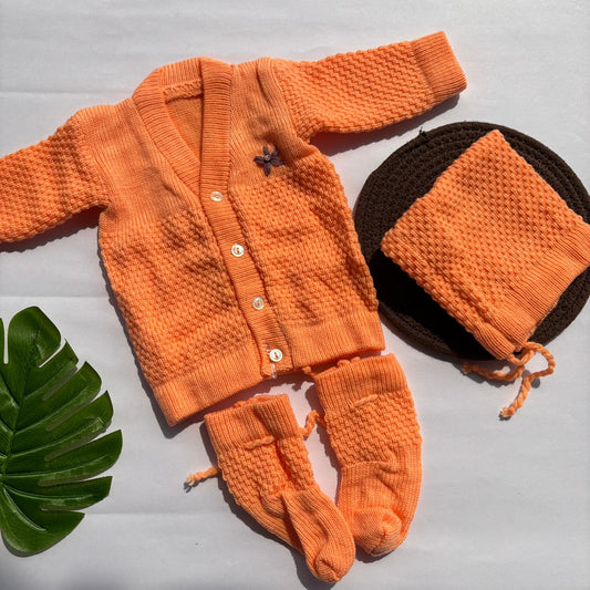 Woollen sweater Cap And Booties Set MN01