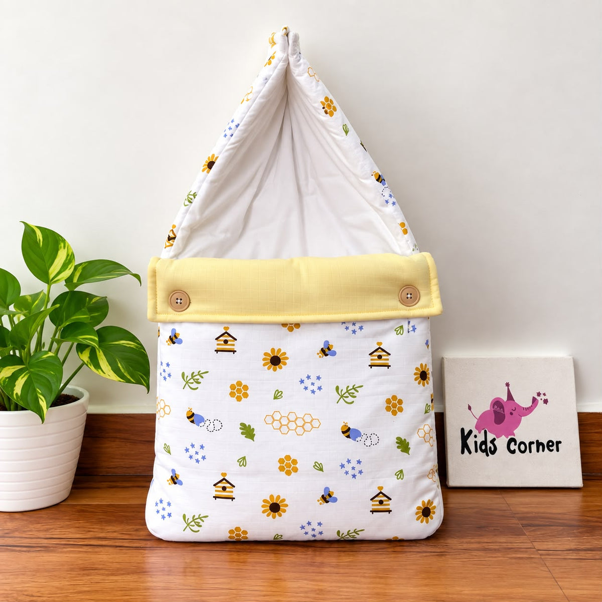 Premium Muslin Baby Carry Bed ( Honeybee )  MN01