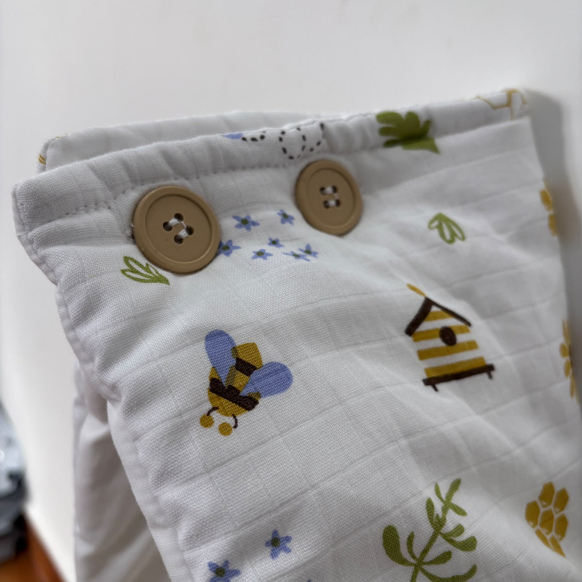 Premium Muslin Baby Carry Bed ( Honeybee )  MN01
