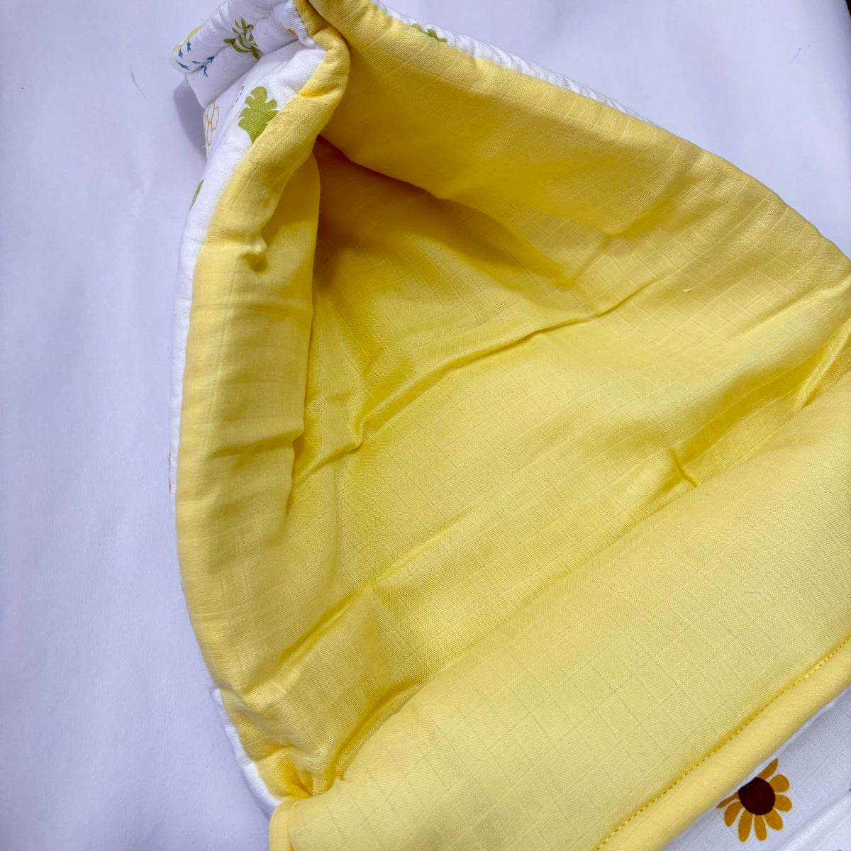 Inside & Outside Muslin Carry Bed MN01 ( Honeybee )