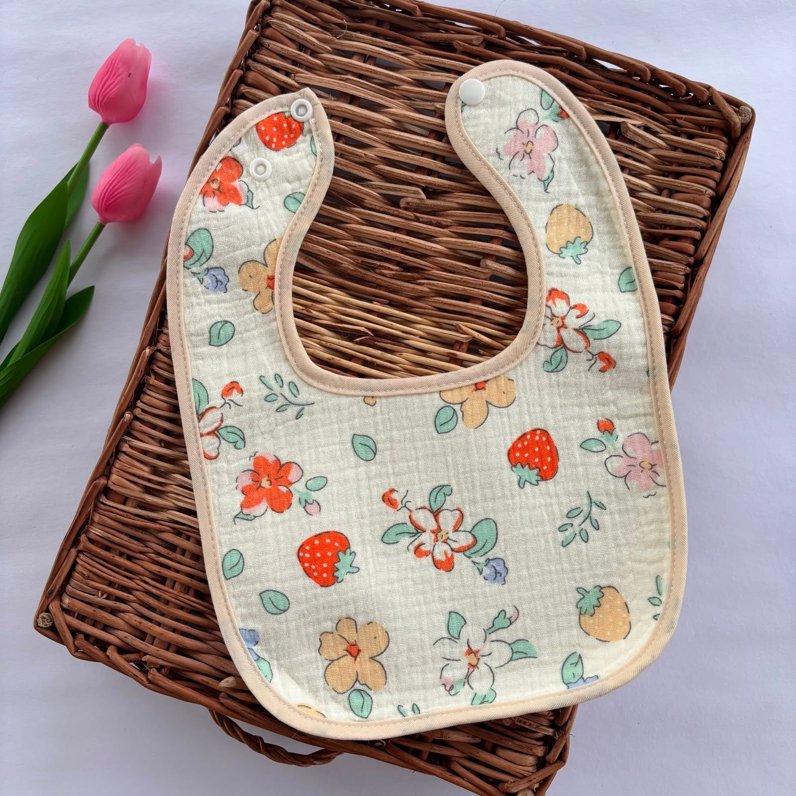 Crinkled Muslin Baby Bib MN01